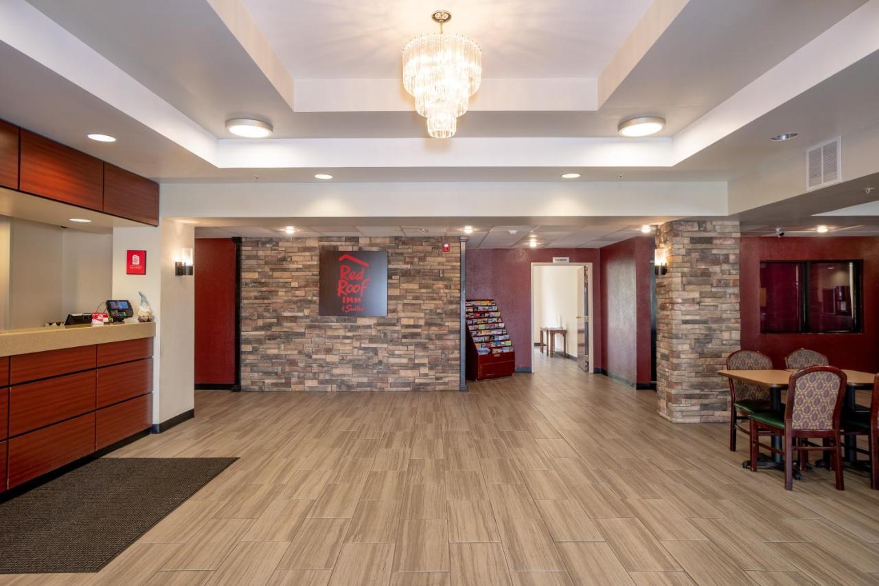 Red Roof Inn & Suites Indianapolis Airport Exterior photo