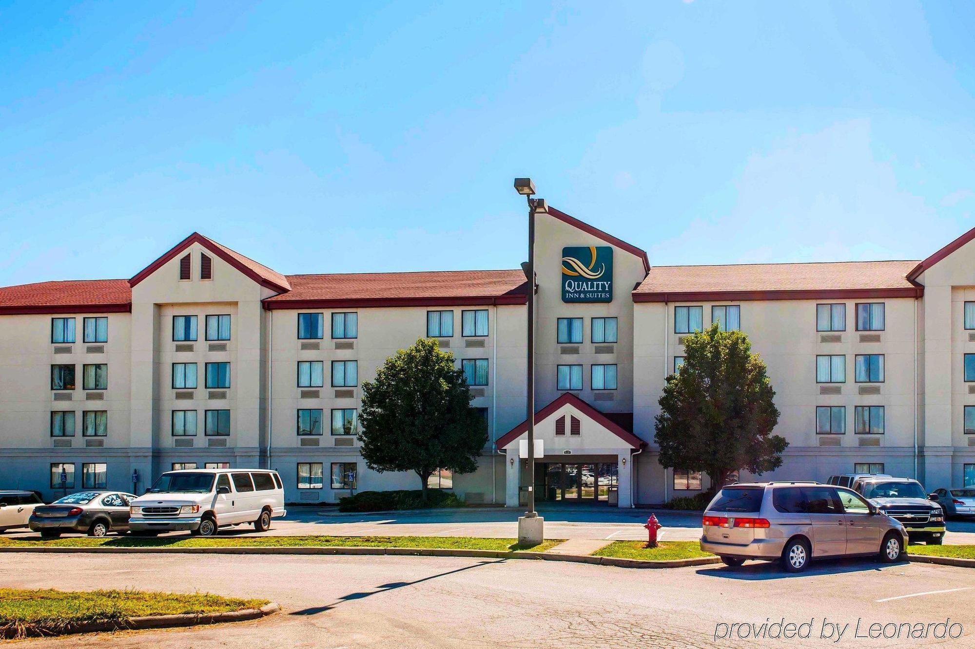 Red Roof Inn & Suites Indianapolis Airport Exterior photo